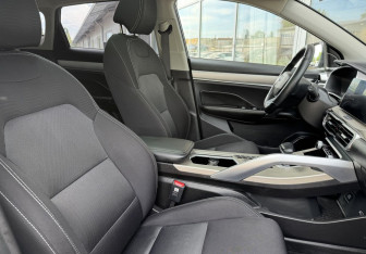 Подержанный автомобиль Geely Coolray 2023 года (10 фото)