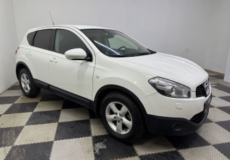 Подержанный автомобиль Nissan Qashqai 2012 года (3 фото)