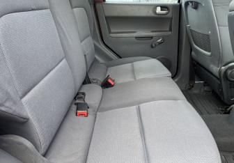 Подержанный автомобиль Mitsubishi Colt Hatchback 2005 года (11 фото)