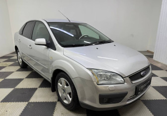 Подержанный автомобиль Ford Focus Sedan 2006 года (3 фото)