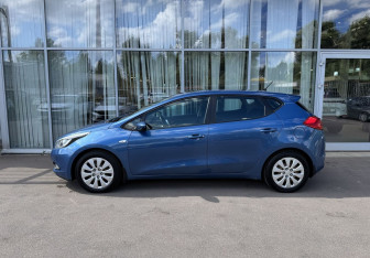 Подержанный автомобиль Kia Ceed Hatchback 2013 года (8 фото)