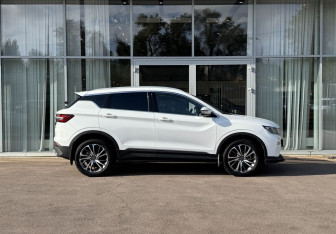 Подержанный автомобиль Geely Coolray 2023 года (4 фото)