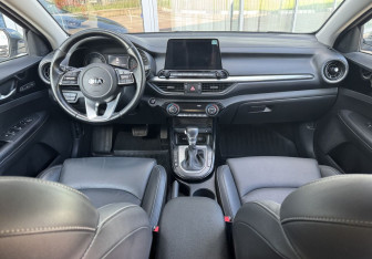 Подержанный автомобиль Kia Cerato Sedan 2018 года (9 фото)