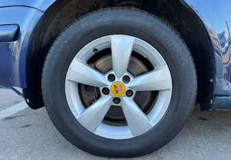 Подержанный автомобиль Volkswagen Golf Hatchback 1999 года (12 фото)