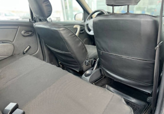 Подержанный автомобиль Renault Logan Sedan 2010 года (11 фото)