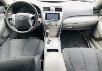 Подержанный автомобиль Toyota Camry Sedan 2011 года (10 фото)