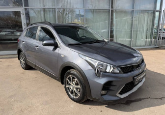 Подержанный автомобиль Kia Rio Hatchback 2021 года (3 фото)