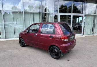 Подержанный автомобиль Daewoo Matiz 2013 года (7 фото)