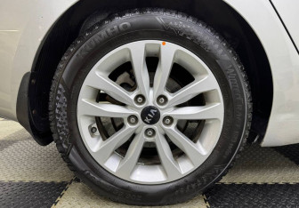 Подержанный автомобиль Kia Ceed Wagon 2015 года (12 фото)