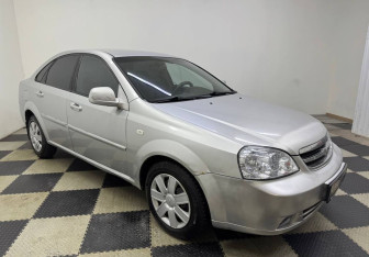 Подержанный автомобиль Chevrolet Lacetti Sedan 2011 года (3 фото)