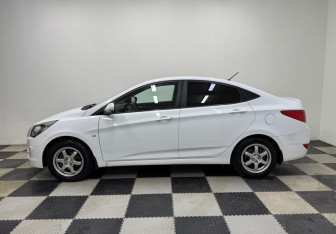 Подержанный автомобиль Hyundai Solaris Sedan 2016 года (8 фото)