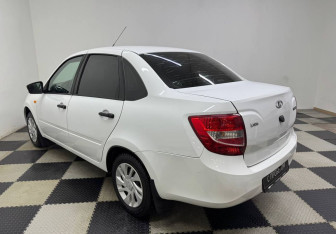 Подержанный автомобиль LADA (ВАЗ) Granta Sedan 2016 года (7 фото)