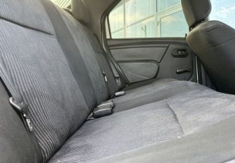 Подержанный автомобиль Renault Logan Sedan 2014 года (11 фото)
