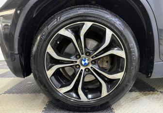 Подержанный автомобиль BMW X6 2010 года (12 фото)