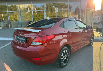 Подержанный автомобиль Hyundai Solaris Sedan 2012 года (5 фото)