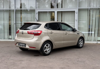 Подержанный автомобиль Kia Rio Hatchback 2013 года (5 фото)