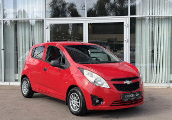 Подержанный автомобиль Chevrolet Spark 2011 года (3 фото)