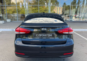 Подержанный автомобиль Kia Cerato Sedan 2019 года (6 фото)
