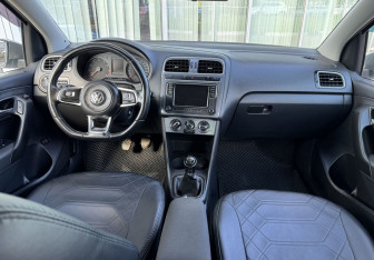 Подержанный автомобиль Volkswagen Polo Sedan 2019 года (9 фото)