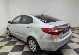 Подержанный автомобиль Kia Rio Sedan 2012 года (7 фото)