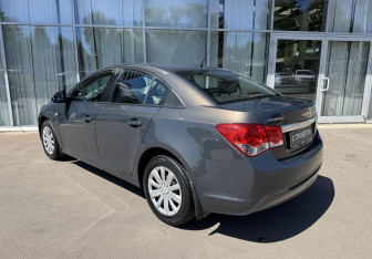 Подержанный автомобиль Chevrolet Cruze Sedan 2013 года (7 фото)