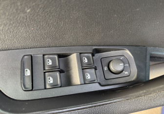Подержанный автомобиль Skoda Karoq 2020 года (13 фото)