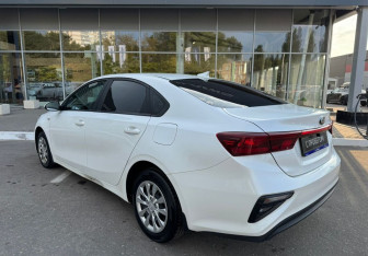 Подержанный автомобиль Kia Cerato Sedan 2021 года (7 фото)