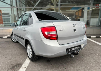 Подержанный автомобиль LADA (ВАЗ) Granta Sedan 2017 года (7 фото)