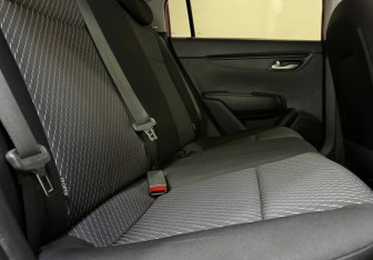 Подержанный автомобиль Kia Rio Hatchback 2018 года (11 фото)