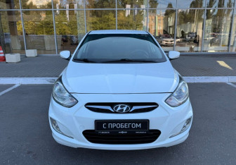 Подержанный автомобиль Hyundai Solaris Sedan 2014 года (2 фото)