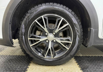 Подержанный автомобиль Kia Rio Hatchback 2021 года (12 фото)