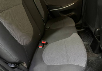 Подержанный автомобиль Hyundai Solaris Hatchback 2013 года (10 фото)