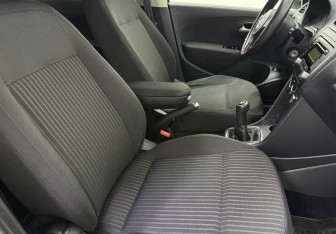 Подержанный автомобиль Volkswagen Polo Sedan 2011 года (9 фото)