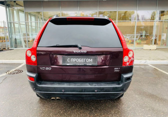 Подержанный автомобиль Volvo XC90 2006 года (6 фото)
