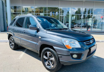 Подержанный автомобиль Kia Sportage 2010 года (3 фото)