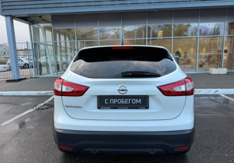 Подержанный автомобиль Nissan Qashqai 2016 года (6 фото)