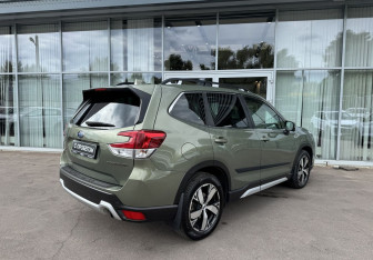 Подержанный автомобиль Subaru Forester Suv 2020 года (5 фото)