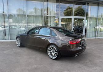 Подержанный автомобиль Audi A4 Sedan 2013 года (7 фото)