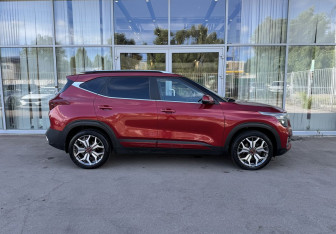 Подержанный автомобиль Kia Seltos 2021 года (4 фото)