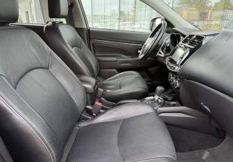 Подержанный автомобиль Mitsubishi ASX 2014 года (10 фото)