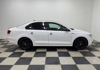 Подержанный автомобиль Volkswagen Jetta Sedan 2012 года (4 фото)