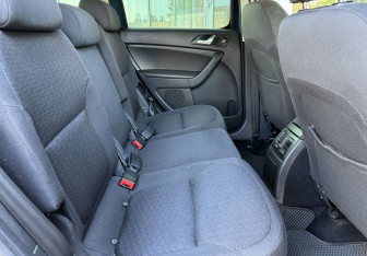 Подержанный автомобиль Skoda Yeti 2012 года (11 фото)