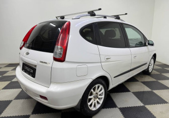 Подержанный автомобиль Chevrolet Rezzo 2007 года (5 фото)
