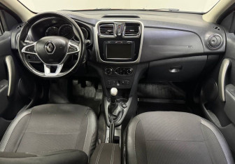 Подержанный автомобиль Renault Sandero 2021 года (10 фото)