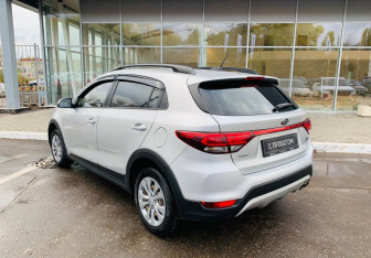 Подержанный автомобиль Kia Rio Hatchback 2020 года (7 фото)