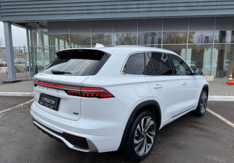 Подержанный автомобиль Geely Monjaro 2025 года (5 фото)