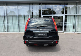 Подержанный автомобиль Nissan X-Trail 2007 года (6 фото)