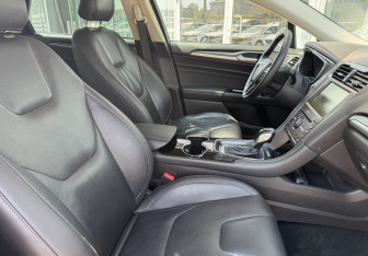 Подержанный автомобиль Ford Mondeo Sedan 2015 года (10 фото)