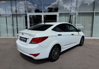Подержанный автомобиль Hyundai Solaris Sedan 2015 года (5 фото)