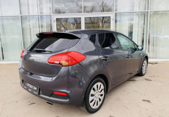 Подержанный автомобиль Kia Ceed Hatchback 2013 года (5 фото)